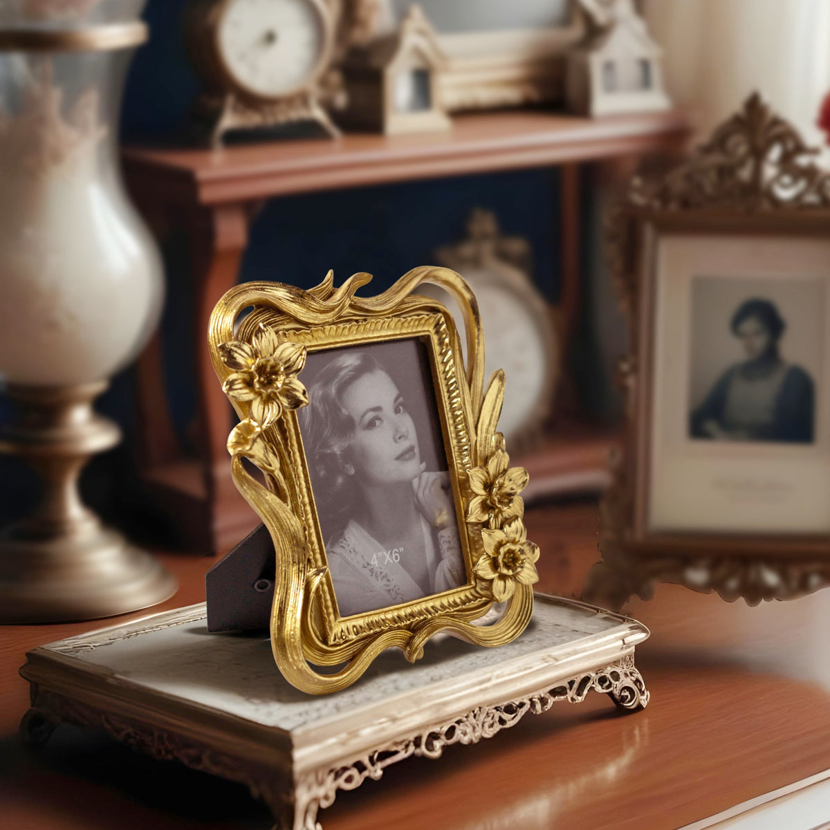 Vintage Floral Gold Resin Photo Frame.
